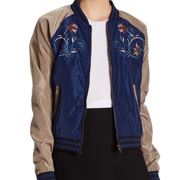Romeo & Juliet Couture Jackets & Blazers - ROMEO & JULIET NAVY EMBROIDERED BOMBER JACKET SZ M